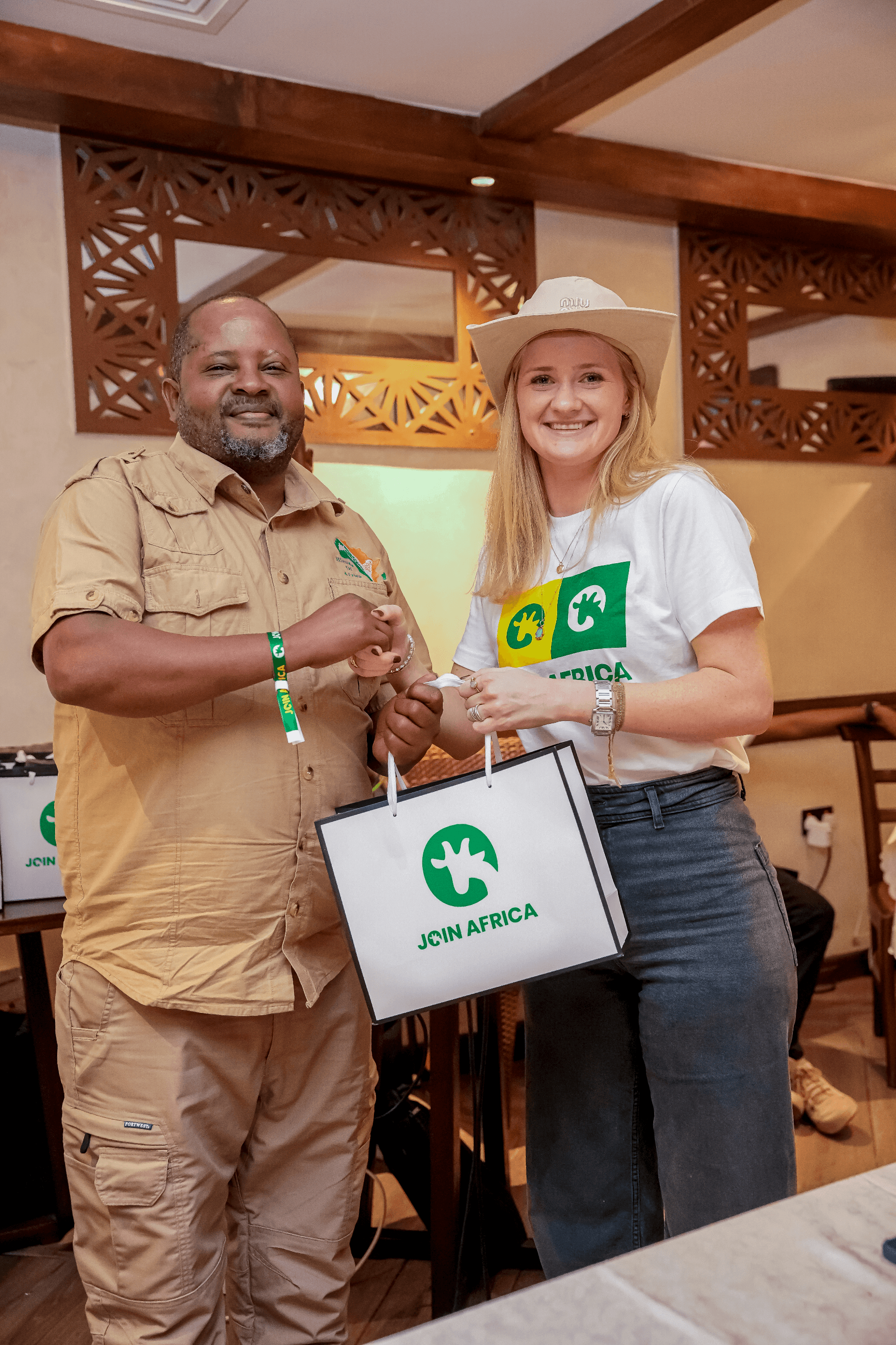 Rewarding partnership. Join Africa's unique approach to tour industry excellence is rooted in the fact that safari guides are the face of our industry! – by Robert Andrew